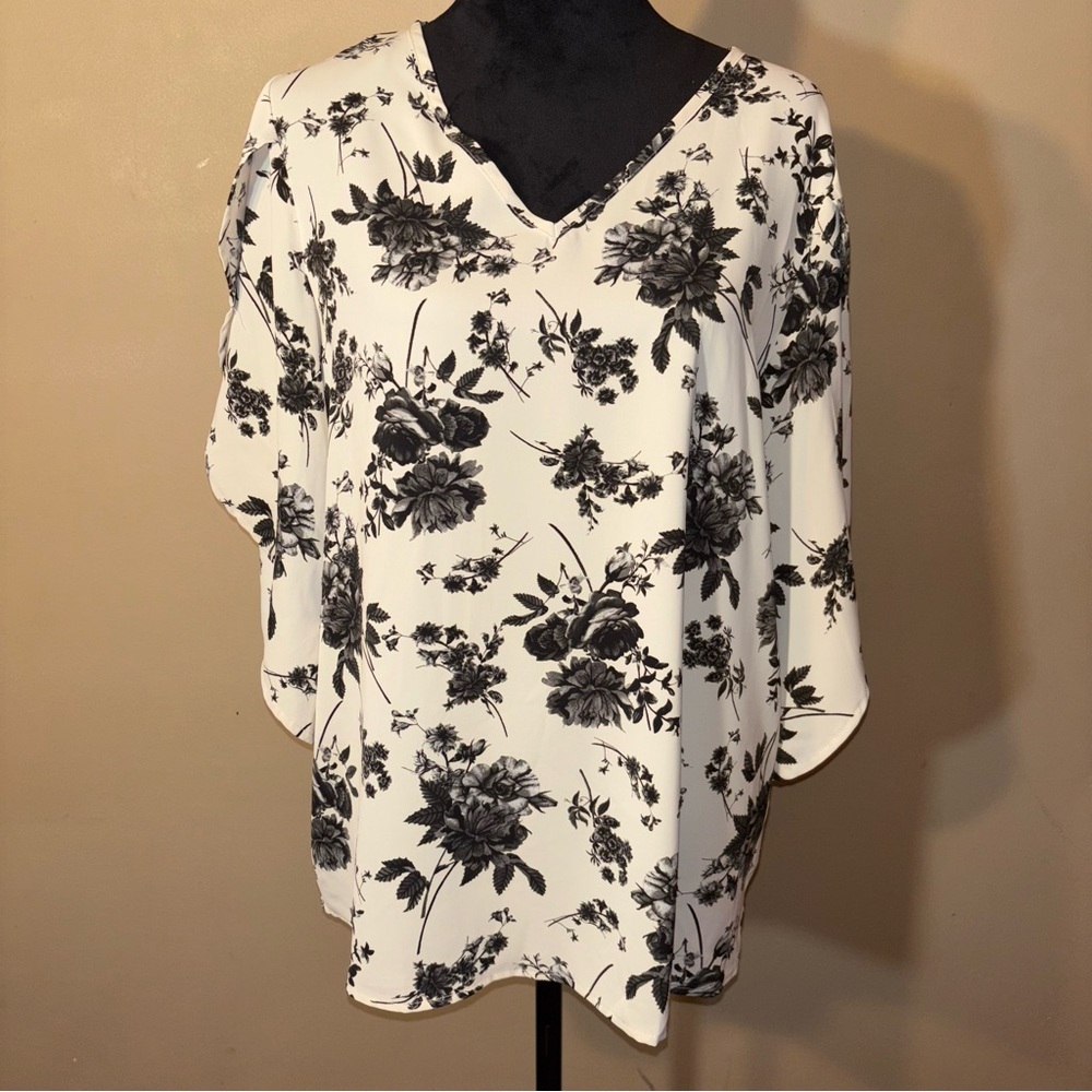 2/$30 JOUICA Women’s Floral V-Neck Tulip Sleeve Blouse Careerwear Size L